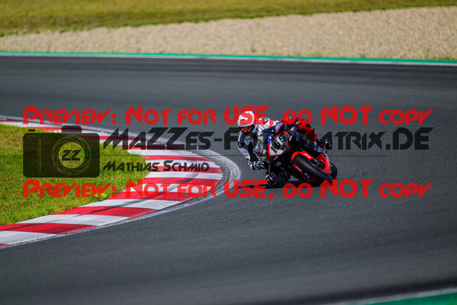 MaZZes_FotoMatrix_240725_6007705_6253 | BLAU