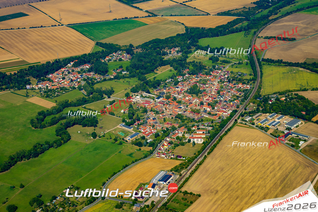 Übersichts Bild Niedertrebra - Die Luftaufnahme wurde 2025 vom UL-Flugzeug heraus erstellt ( keine Drohnenaufnahme ) - Hochauflösende Luftaufnahme - für Wandbilder und großformatige Ausdrucke geeignet. Das besondere Geschenk!Hier alle&nbsp;Infos zur Lizenzierung der LuftaufnahmeWir fliegen auch dieses Jahr wieder in Ihre Region um Luftbilder zu erstellen.- Luftbild anfragen