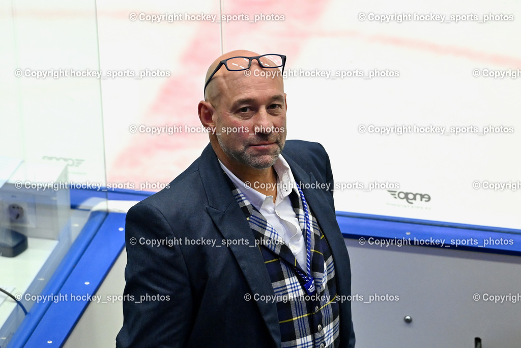 EC IDM Wärmepumpen VSV vs. Pioneers Vorarlberg | Herbert Hohenberger Sportdirektor EC VSV, EC IDM Wärmepumpen VSV vs. Pioneers Vorarlberg, EC IDM WÄRMEPUMPEN VSV vs. Pioneers Vorarlberg am 03.10.2025 in Villach (Stadthalle Villach), Austria, (Photo by Bernd Stefan)