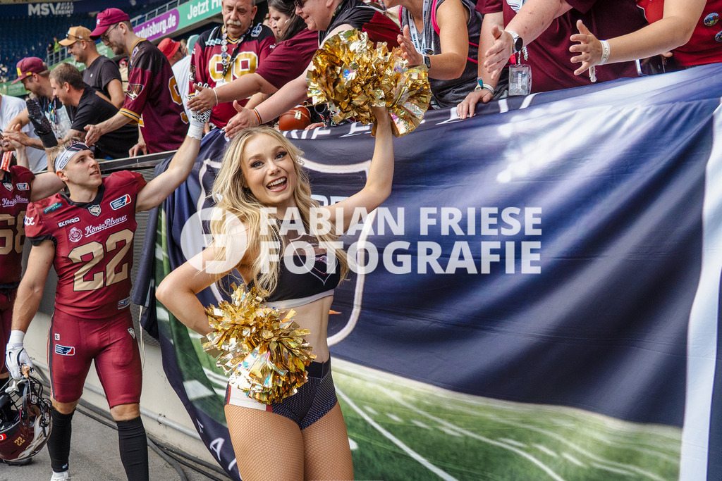 GER Rhein Fire vs. Raiders Tirol, Football, European League of Football, Spieltag 12, Saison 2025, 10.08.2025 | GER Rhein Fire vs. Raiders Tirol, Football, European League of Football, Spieltag 12, Saison 2025, 10.08.2025Foto: Fabian Friese - Realisiert mit Pictrs.com