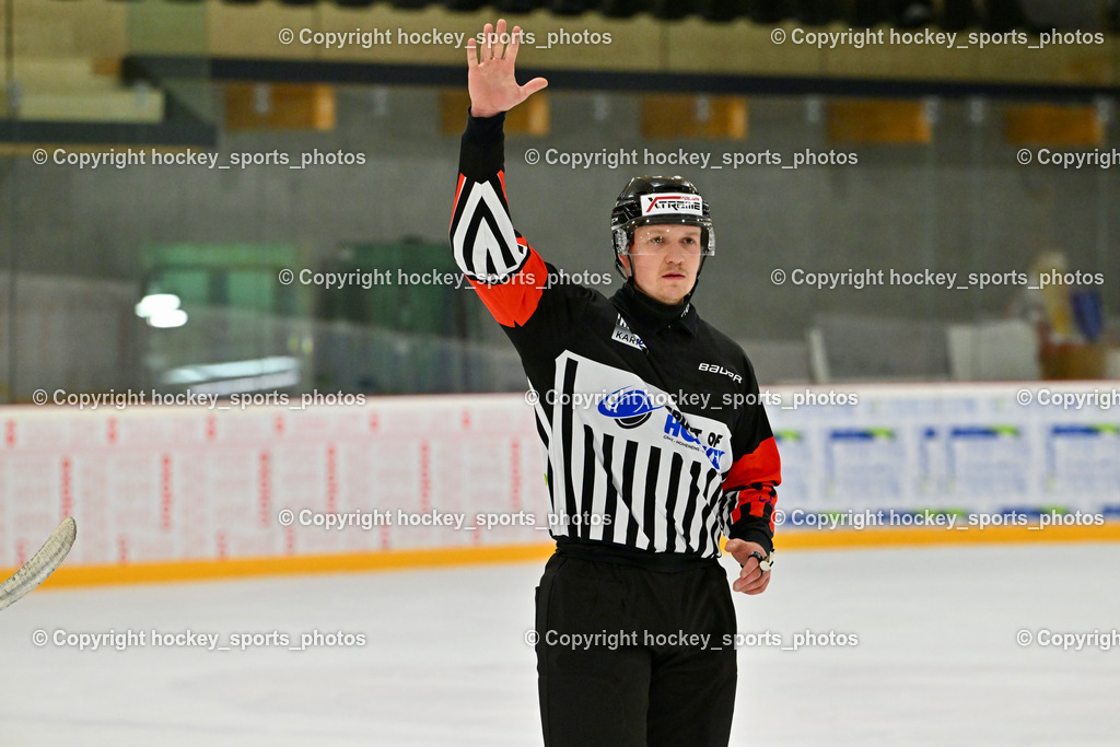 ESV FERLACH vs. ESC SOCCERZONE STEINDORF | UNTERWEGER Dominik Referee, ESV FERLACH vs. ESC SOCCERZONE STEINDORF, ESV FERLACH vs. ESC SOCCERZONE STEINDORF am 22.11.2024 in Ferlach (Eishalle Ferlach ), Austria, (Photo by Bernd Stefan)