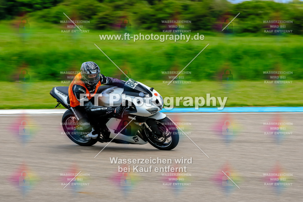 MotoTeam-9740 | Hier findet Ihr Bilder von Touristenfahrten auf der Nürburgring Nordschleife oder von anderen Veranstaltungen die ich besucht habe. Viel Spass beim Durch Schauen 