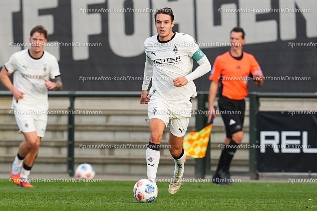 xYDRx13112501098 | 13.11.2025, xydrx, Fußball, Testspiel, Borussia Mönchengladbach - NV Koninklijke Lierse SK, Fohlenplatz am Borussia-Park: Florian Neuhaus (Borussia Mönchengladbach #10)