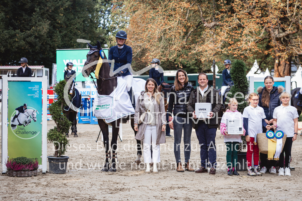 240914_OWLCh_Amateur_Siegerehrung-656 | Deine schönsten Turniermomente als professionelle Fotos! Entdecke hochwertige Pferdesport-Fotografie im Online-Shop. Jetzt Fotos finden & bestellen!
