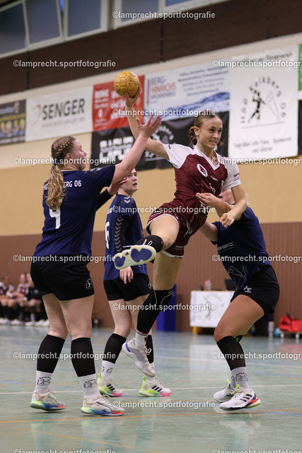 Handball I Juniorinnen I Saison 2026-2027 I Oberliga Schleswig-Holstein I 3. Spieltag I HSG Kalkberg 06 - TSV Bargteheide 108 | v.l. Ida Marit Zickermann (9, HSG Kalkberg 06), Ilvy Theres Ortlepp (89, TSV Bargteheide) - Realisiert mit Pictrs.com