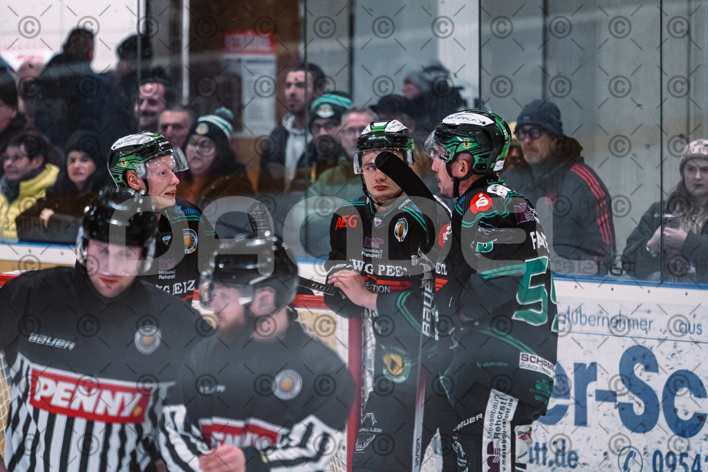 Alligators_vs_Memmingen_05_12_2025-140 | Höchstadt Alligators Fotogalerie: Eishockey-Action aus Franken. Professionelle Spielfotos, Portraits & Stadionbilder zum Download. Jetzt entdecken! - Realisiert mit Pictrs.com