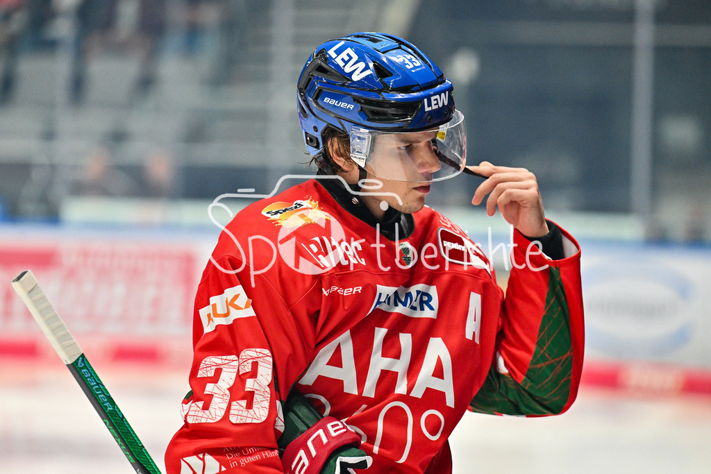 Augsburger Panther - Iserlohn Roosters | im Bild Tim WOHLGEMUTH (Augsburger Panther 33) / Einzelfoto / Freisteller / Penny DEL: Augsburger Panther - Iserlohn Roosters; Curt Frenzel Stadion am 21.09.2025