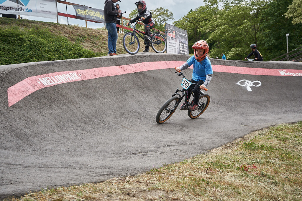 2505Mo.5-47 PM 8 | German Pumptrack Series - Realisiert mit Pictrs.com
