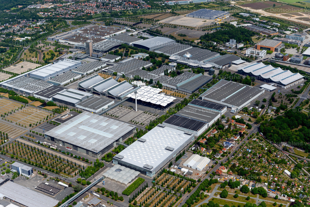 4030703 | LAATZEN 02.06.2020 Ausstellungsgelände und Messehallen der " Messegelände Hannover " in Laatzen im Bundesland Niedersachsen, Deutschland. Weiterführende Informationen bei: Deutsche Messe. // Exhibition grounds and exhibition halls of the " Messegelaende Hannover " in Laatzen in the state Lower Saxony, Germany. Further information at: Deutsche Messe. Foto: Gerhard Launer