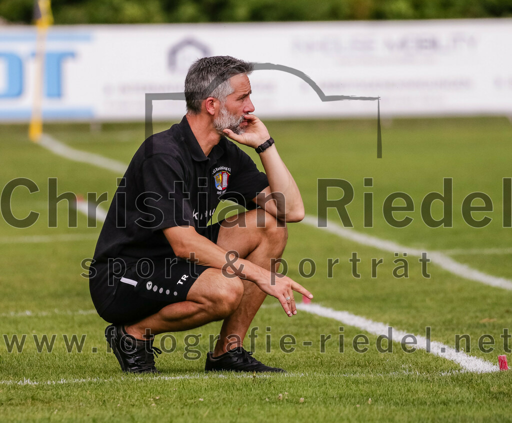 2023-07-29_026_FC_Moosinning_gegen_TuS_Raubling | Moosinning, Deutschland, 29.07.2023:
Fußball, Bezirksliga Oberbayern Ost 2023 / 2024, 1. Spieltag, FC Moosinning gegen TuS Raubling, Endergebnis: 0:7

Trainer Hannes Jenewein (TuS Raubling)

Foto: Christian Riedel / fotografie-riedel.net