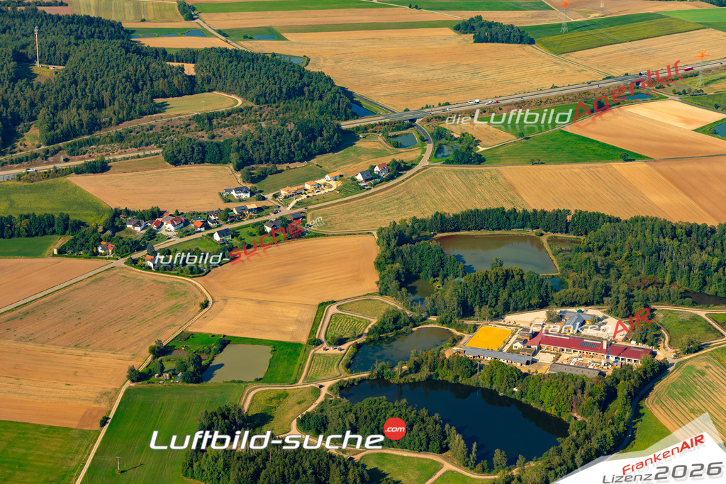 Das Luftbild zeigt : Trisching Schmidgaden - Die Luftaufnahme wurde 2024 vom UL-Flugzeug aus erstellt ( keine Drohne ) - Hochauflösende Luftaufnahme - Für grossformatige Ausdrucke geeignet. Die Geschenkidee !Mit Lizenz und Bildrechte bestellbar