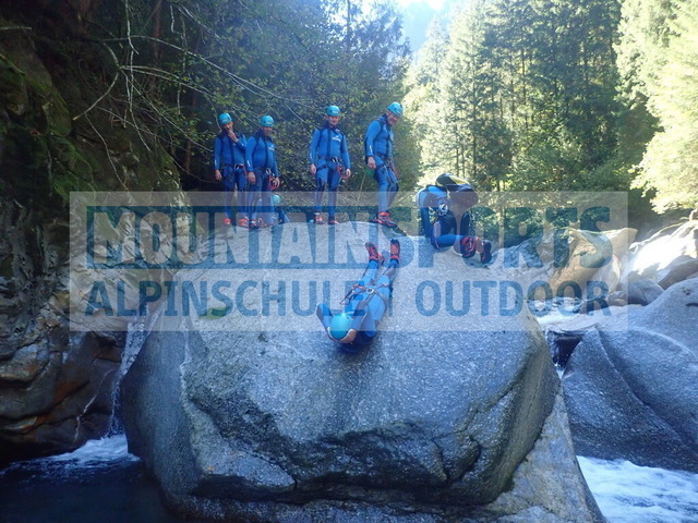 P1010138 | Bestelle die Bilder deines Berg- oder Wasser-Abenteuers mit Mountain Sports bequem von zu Hause aus direkt über unseren Online Fotoshop von pictrs.com. - Realisiert mit Pictrs.com