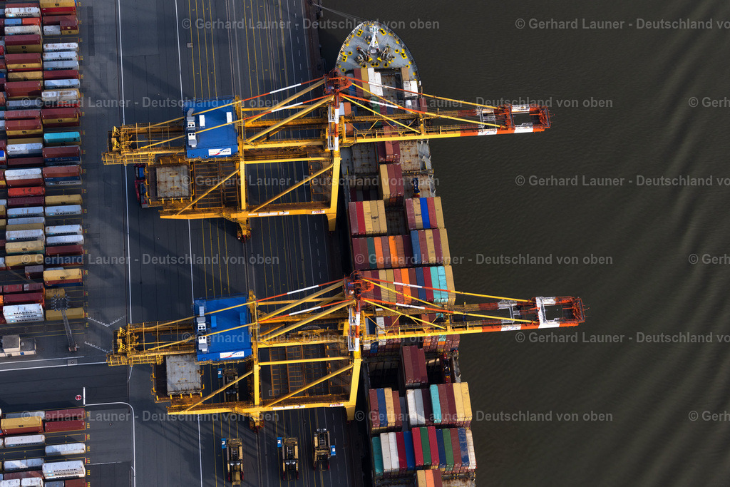 4030641 | BREMERHAVEN 01.06.2020 Containerterminal im Containerhafen des Überseehafen Am Nordhafen in Bremerhaven im Bundesland Bremen. // Container Terminal in the port of the international port Am Nordhafen in Bremerhaven in the state Bremen. Foto: Gerhard Launer