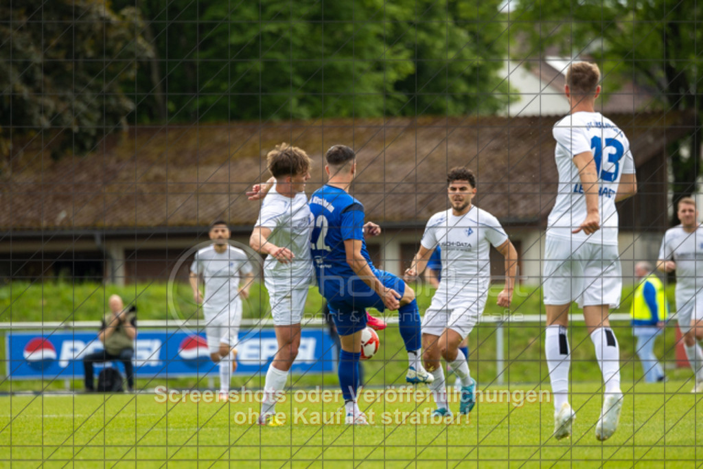 20250529_164200_0068 | #,  VfL Kirchheim (blau) vs. 1.FC Eislingen (weiß), Fußball, Bezirkspokal Finale - Bezirk Neckar/Fils, 2024/2025, Rasenplatz VfL Stadion Kirchheim, Jesinger Straße 105, 73230 Kirchheim, 29.05.2025 - 16:30 Uhr,Foto: PhotoPeet-Sportfotografie/Peter Harich