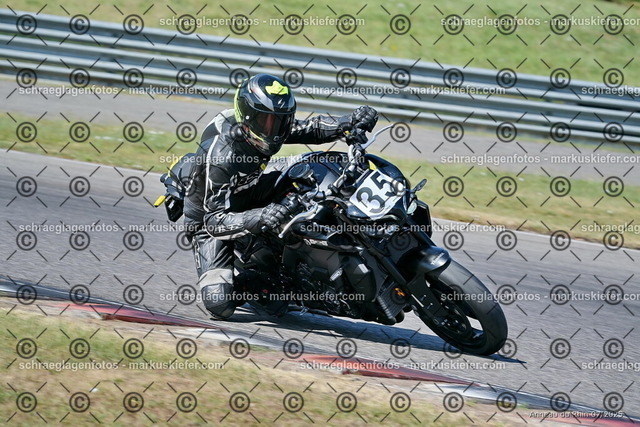 25bt04-0314 | markuskiefer.com - Realisiert mit Pictrs.com