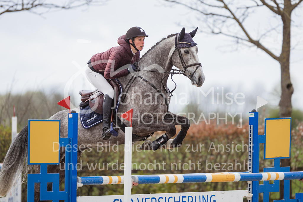 230425_Lemwerder_03SprPf-L-334 | Deine schönsten Turniermomente als professionelle Fotos! Entdecke hochwertige Pferdesport-Fotografie im Online-Shop. Jetzt Fotos finden & bestellen!