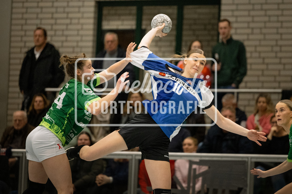 Vechta_Blomberg-67 | Maya Janßen (44, SC SFN Vechta) Meggan Rusko (10, HSG Blomberg-Lippe II) - Realisiert mit Pictrs.com