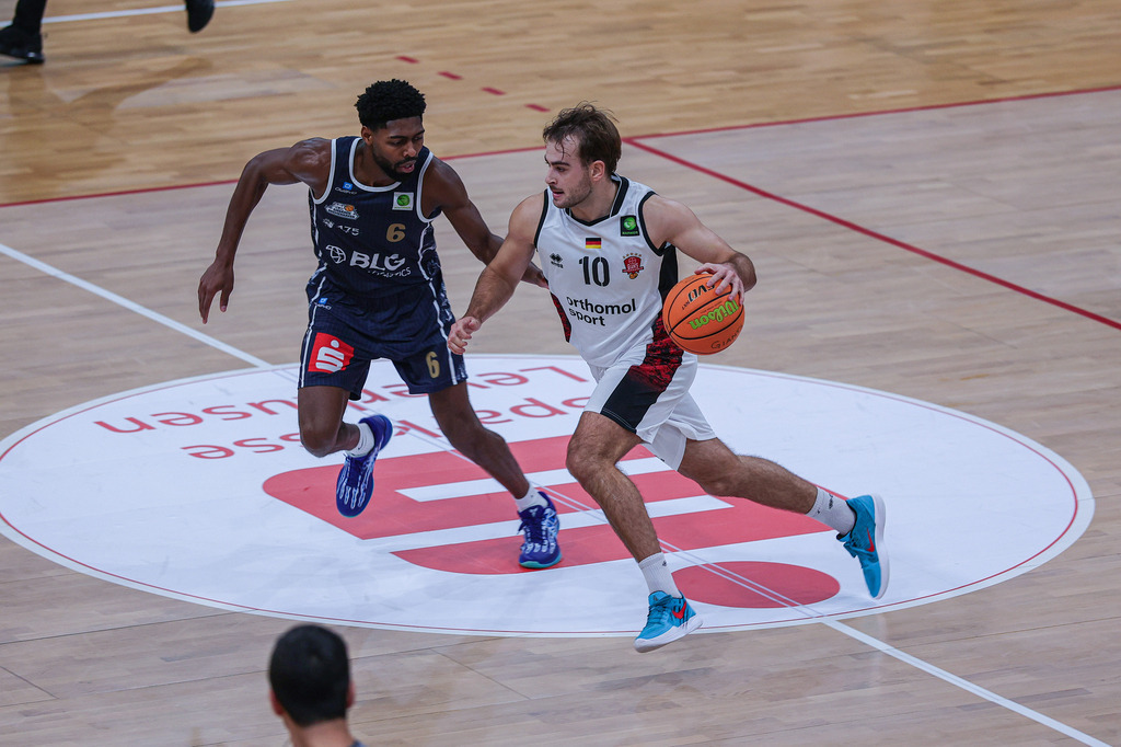 Pro A BAYER GIANTS vs Eisbären Bremerhaven-24 | Fotos von Basketballspielen aus dem Raum NRW fotografiert von Gero Mueller-Laschet und Daniel Schaefer - Realisiert mit Pictrs.com