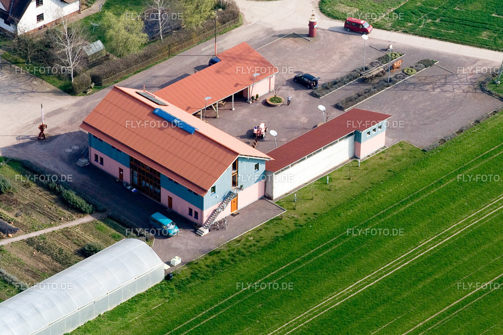 Schossberghof | Luftbild: Schossberghof in Minfeld im Bundesland Rheinland-Pfalz in Deutschland. Foto: IMG_5578.jpg vom 15.03.2007 durch Werner Riehm/FLY-FOTO.de - Realisiert mit Pictrs.com