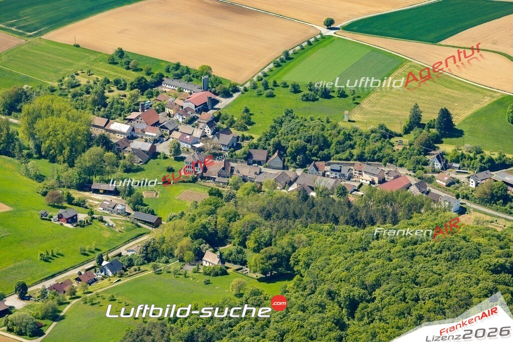 Klassische Luftaufnahme ohne Drohne zeigt:Oberndorf bei Krautheim - Die Luftbildaufnahme wurde 2025 vom UL-Flugzeug heraus erstellt ( keine Drohne ) - Hochauflösende Luftaufnahme -Nicht vergleichbar mit Google Maps oder Satelittenbilder- Die Geschenkidee !Mit Lizenz und Bildrechte bestellbar