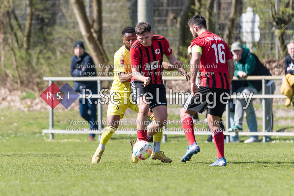 Fußball, Saison 2022/23, LOTTO-Pokal, WTSV Concordia - FC Teutonia 05, Sportpark Hinschenfelde (Hamburg), 10.04.2023, Halbfinale | Ridel Varela Monteiro (#6, Teutonia, Torwart), Vincent Janelt (#9, Concordia)