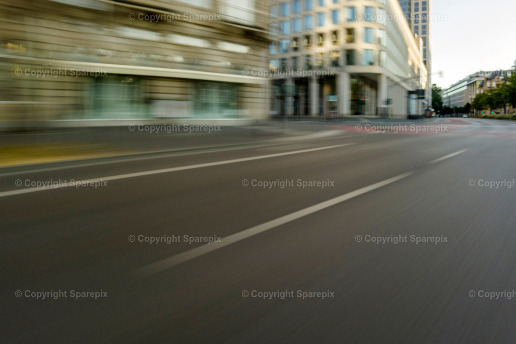 CAR_City_Street15_Rig | Camera height 90cm - Drive - Realisiert mit Pictrs.com