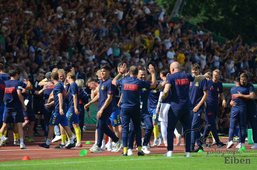 SV Atlas-Delmenhorst-Borussia Mönchengladbach | DFB-Pokal 1. Runde;SV Atlas Delmenhorst (gelb)-Borussia Mönchengladbach (schwarz) am 17.08.2025 in Oldenburg (Marschweg-Stadion), Photo: Philip Eiben 2025 - Realisiert mit Pictrs.com