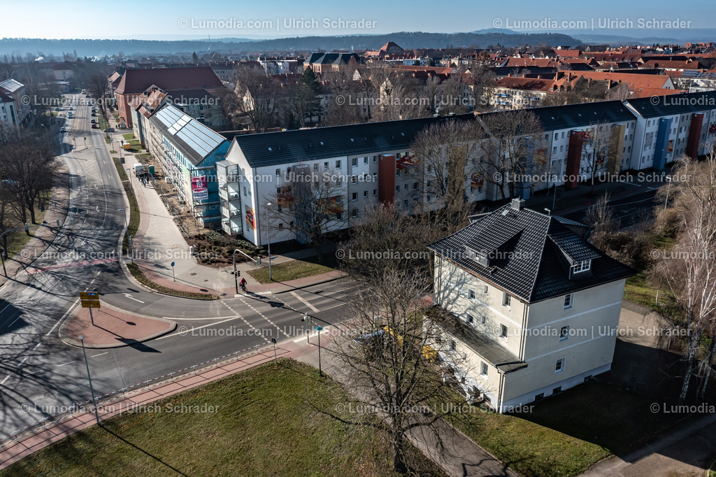 10049-51614 - Strassenkreuzung in Halberstadt | Stockfoto und Bilderpool mit Bildmaterial aus Deutschland, dem Harz, Halberstadt, Quedlinburg, Wernigerode und weltweit. Qualitativ hochwertige und professionelle Fotos anschauen und kaufen. - Realisiert mit Pictrs.com