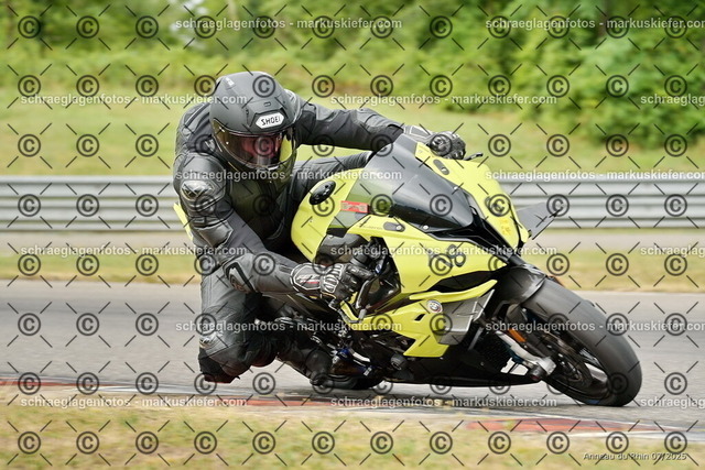 25bt05-0410 | markuskiefer.com - Realisiert mit Pictrs.com