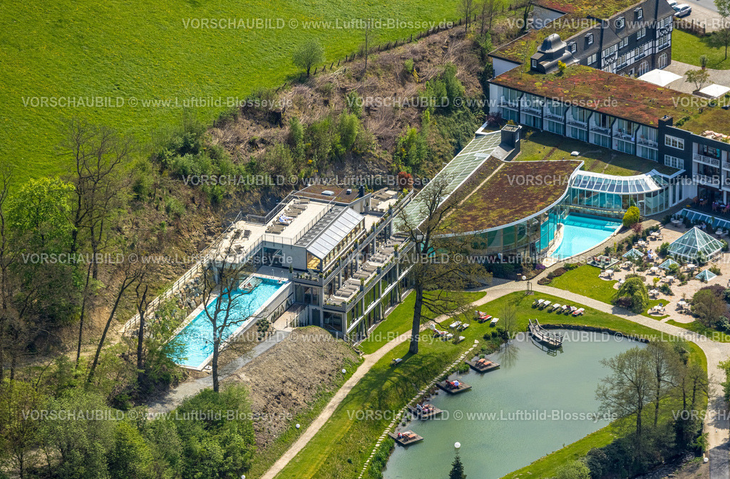 Schmallenberg240505732 | Luftbild, Hotel Deimann Anlage, Romantik und Wellnesshotel, Parkanlage mit Schwimmbad und See, Winkhausen, Schmallenberg, Sauerland, Nordrhein-Westfalen, Deutschland