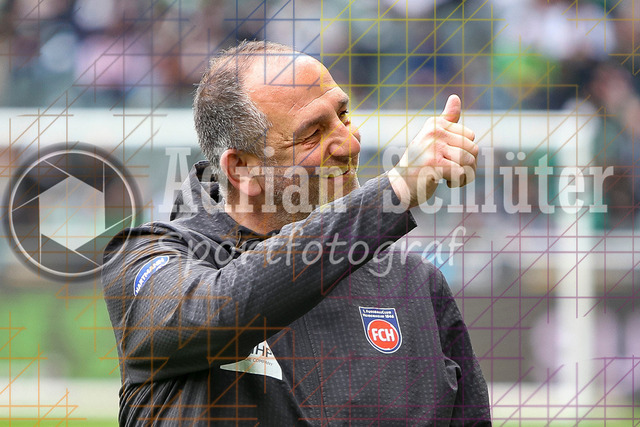 04.04.2026, GER, Fussball, Herren, 1. BL, Saison 2025/2026, Borussia Mönchengladbach - 1. FC Heidenheim | Trainer Frank Schmidt (Heidenheim) gestikuliert, Gestik 