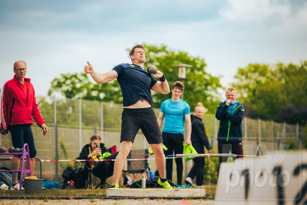 GM_20250510_Canon EOS R5_GMHY1313_sRGB | Werfertag 2025 Sportforum Hoyerswerda - Kugelstoßen - Realisiert mit Pictrs.com