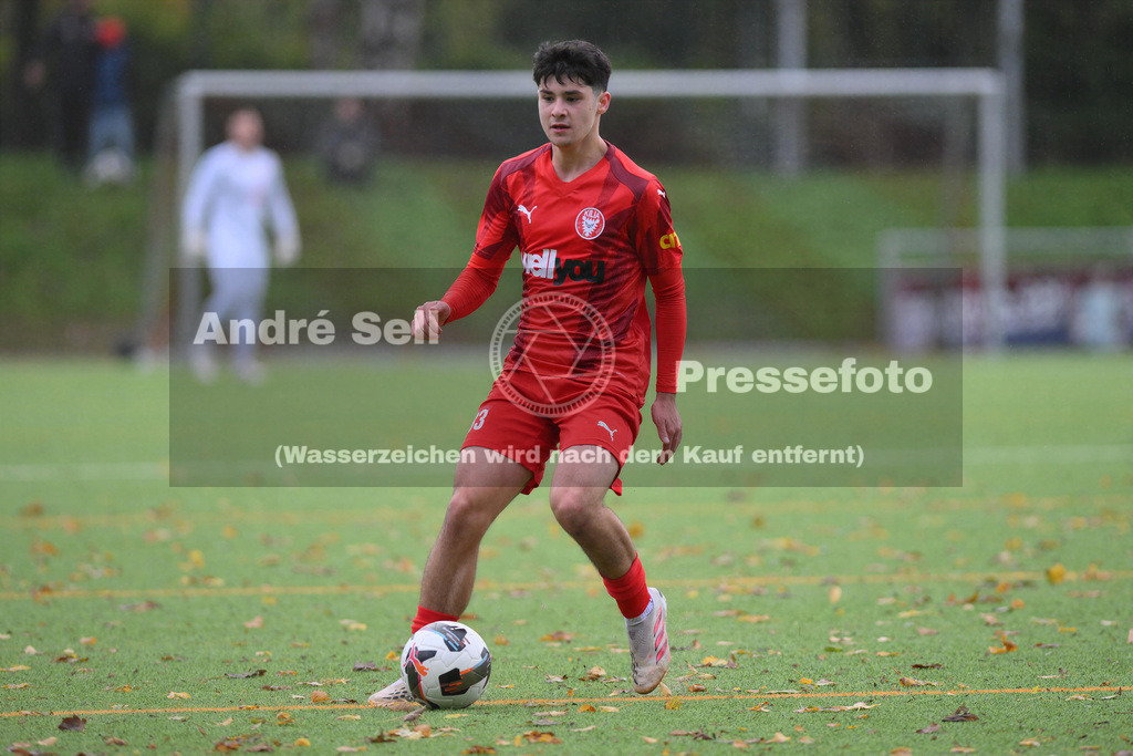 FC Kilia Kiel vs SC Rapid Lübeck | Selim Cetintürk (Kilia #33) / Fußball-Oberliga Männer 2026/2027 / FC Kilia Kiel vs SC Rapid Lübeck / Kilia Sportplatz / Kiel / 24.10.26 - Realisiert mit Pictrs.com