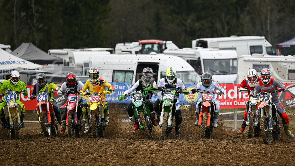 Motocross Schlatt bei Winterthur - 30. April 2023 | Start in der Kategorie Senioren am Motocross Schlatt bei Winterthur, 30. April 2023. 
Instagram: @mx_schlatt | @mc_wila | @sam_schweiz
Bild: Sportfotografie Markus Aeschimann | www.markus-aeschimann.ch - Realisiert mit Pictrs.com