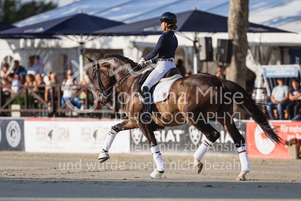 230728_BHO_Showprogramm-529 | Deine schönsten Turniermomente als professionelle Fotos! Entdecke hochwertige Pferdesport-Fotografie im Online-Shop. Jetzt Fotos finden & bestellen!