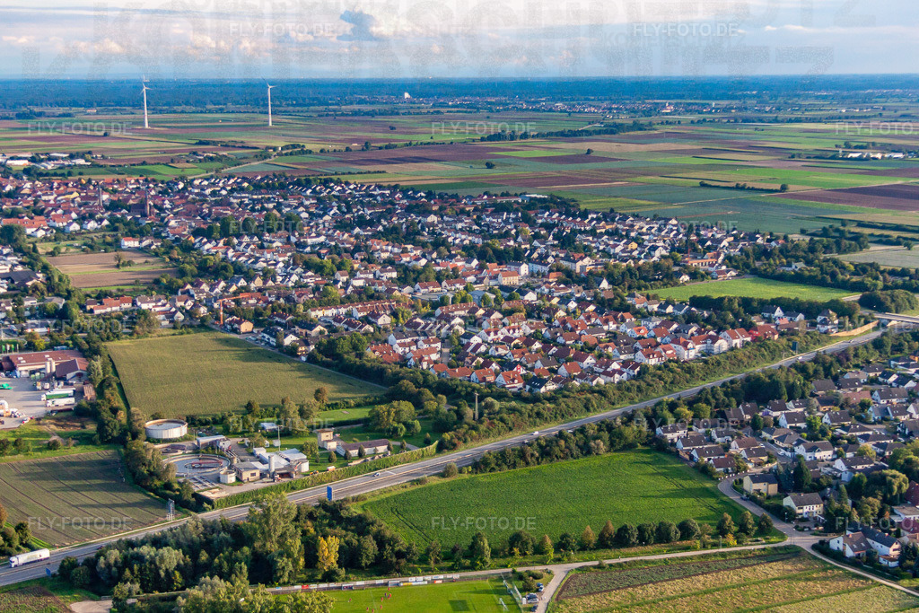 Ortsansicht von Norden | Luftbild: Ortsansicht von Norden im Ortsteil Dannstadt in Dannstadt-Schauernheim im Bundesland Rheinland-Pfalz in Deutschland. Foto: IMG_71210.jpg vom 27.08.2014 durch Werner Riehm/FLY-FOTO.de - Realisiert mit Pictrs.com