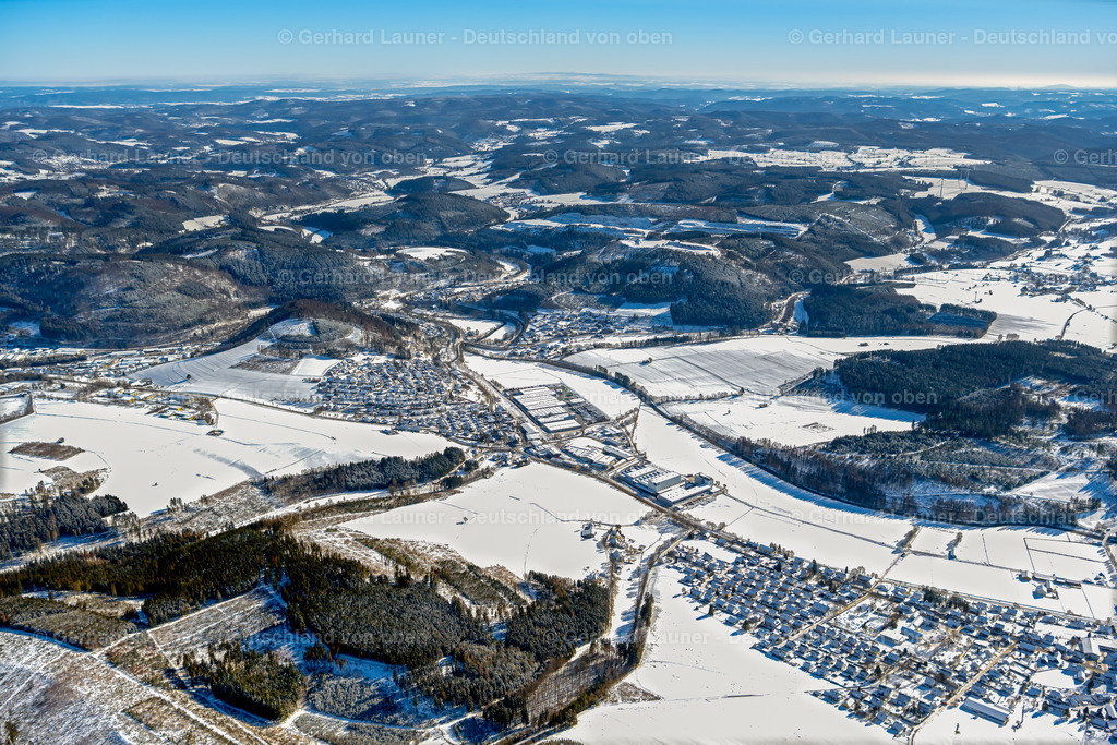 4043547 | Blick über das verschneite Rothaargebirge von Bad Berleburg in Richtung Südenosten