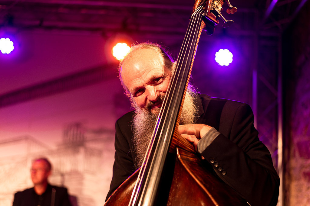 Konzert Dorit Gäbler | Dorit Gäbler im Forte Belvedere Leisnig zum Festival Hallo Leisnig 2022. - Realisiert mit Pictrs.com