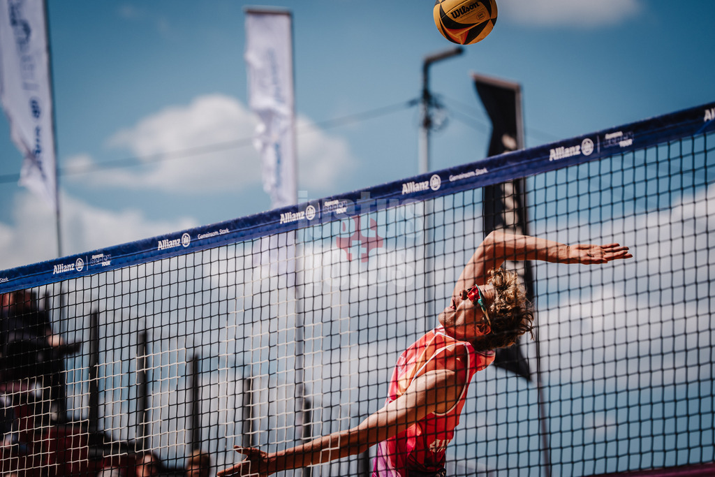 Beachvolleyball | Männer | Allianz German Beach Tour 2025 | Tourstop Düsseldorf | 15.05.2025 | Tamo Wüst beim Angriff