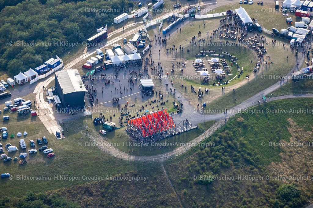 Luftbild Neukirchen-Vluyn-5455 | Musik- Konzert " Dong Open Air " auf der Freilichtbühne in Neukirchen-Vluyn im Bundesland Nordrhein-Westfalen, Deutschland - Realisiert mit Pictrs.com