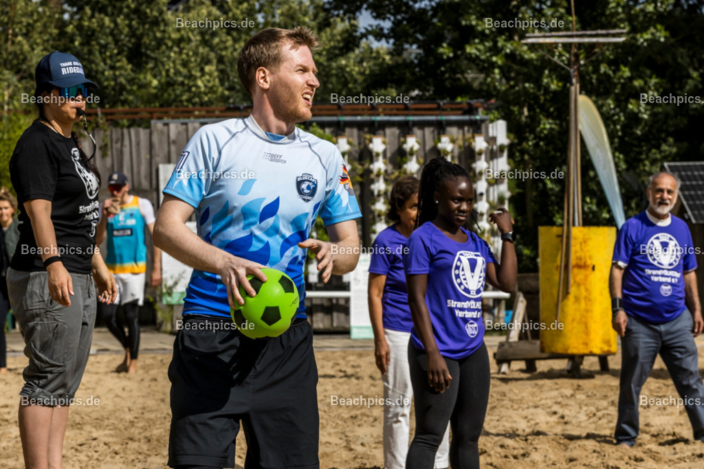2025-200079634-Strandvölkerball-WM_1 |  23.08.2025; Berlin Foto: Gerold Rebsch - www.beachpics.de