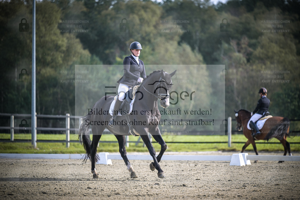 DOS_B727 | Entdecke hochwertige Reitturnierfotos von Foto Oger. Professionell, emotional und authentisch – jetzt Lieblingsmomente im Shop bestellen. - Realisiert mit Pictrs.com