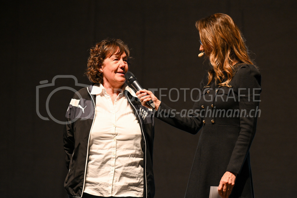 Winterthurer Sportehrung - 23. Februar 2023 | Winterthurer Sportehrung
AXA Arena, Winterthur
Sportförderin Martina Krebs (HC Rychenberg).
Bild: Sportfotografie Markus Aeschimann | www.markus-aeschimann.ch - Realisiert mit Pictrs.com