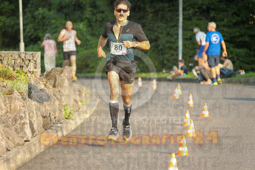 240802_1911_EX1_6122 | Sportfotografie im Rhein-Sieg Kreis, Köln, Bonn, NRW, Rheinland Pfalz, Hessen, etc. Unser Tätigkeitsfeld umfasst den Laufsport vom Volkslauf über den Marathon, Duathlon, Triathon bis zum Ultralauf wie Kölnpfad Ultra oder Schindertrail.