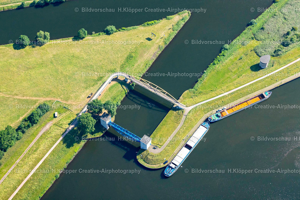 Luftbild Duisburg-4530 | Luftbilder Duisburg Brückenbauwerk in Duisburg im Bundesland Nordrhein-Westfalen, Deutschland - Realisiert mit Pictrs.com