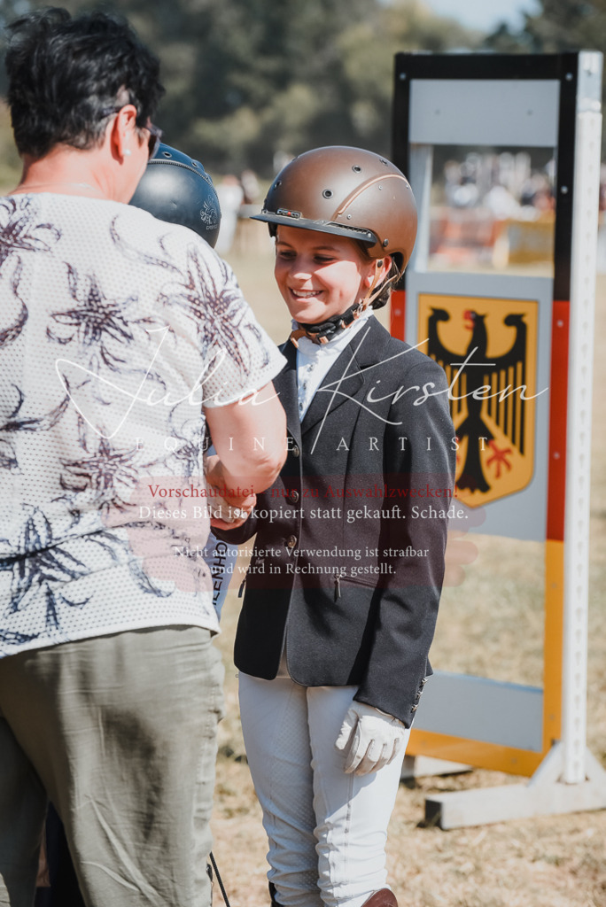 DSC_6329 | Pferde- und Turnierfotografie in Westsachsen. Pferdeportraits, Auftragszeichnungen und intuitive Kunst.