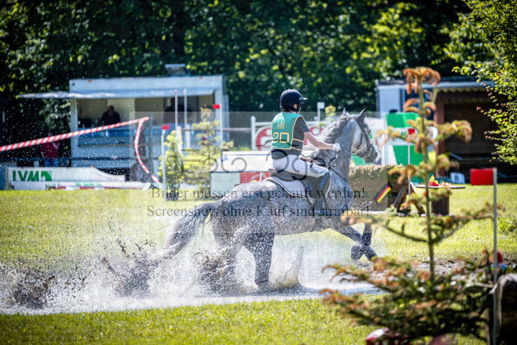 Vielseitigkeitsturnier Melle Oldendorf | Entdecke hochwertige Reitturnierfotos von Foto Oger. Professionell, emotional und authentisch – jetzt Lieblingsmomente im Shop bestellen.Deutschlandweite Turnierfotografie. - Realisiert mit Pictrs.com