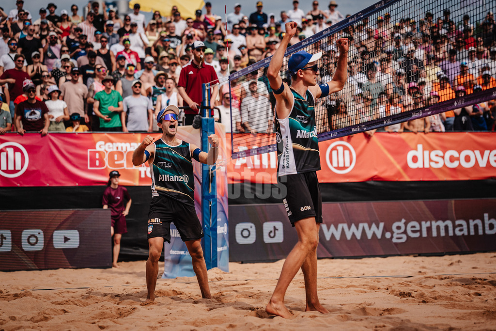Beachvolleyball | Männer | Allianz German Beach Tour 2025 | Tourstop München | 05.07.2025 | v.l. Tilo Rietschel und Momme Lorenz jubeln