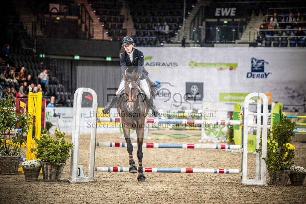 DOS_1616 | Entdecke hochwertige Reitturnierfotos von Foto Oger. Professionell, emotional und authentisch – jetzt Lieblingsmomente im Shop bestellen.Deutschlandweite Turnierfotografie. - Realisiert mit Pictrs.com
