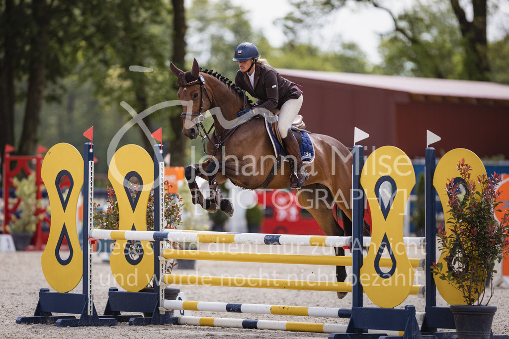 230516_Mühlen_03SprPf-A-347 | Deine schönsten Turniermomente als professionelle Fotos! Entdecke hochwertige Pferdesport-Fotografie im Online-Shop. Jetzt Fotos finden & bestellen!